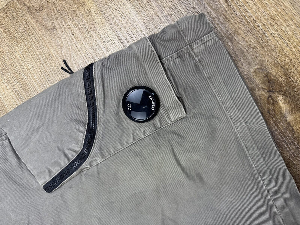 C.P. Company Lens Detail Cargo Shorts - Grey - 56