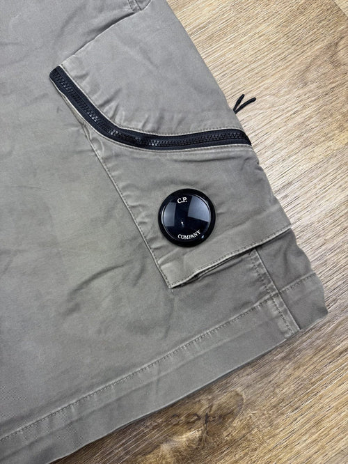 C.P. Company Lens Detail Cargo Shorts - Grey - 56