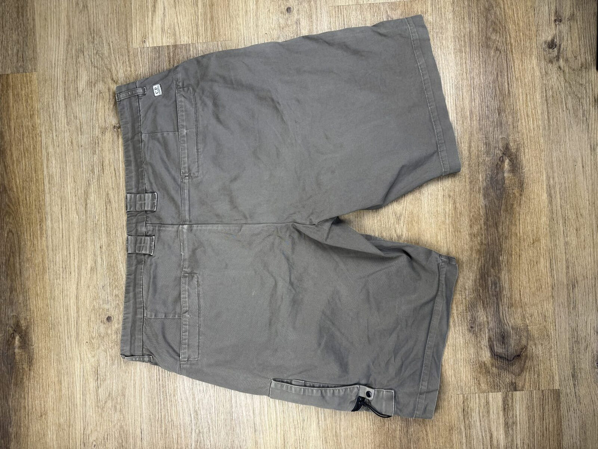 C.P. Company Lens Detail Cargo Shorts - Grey - 56